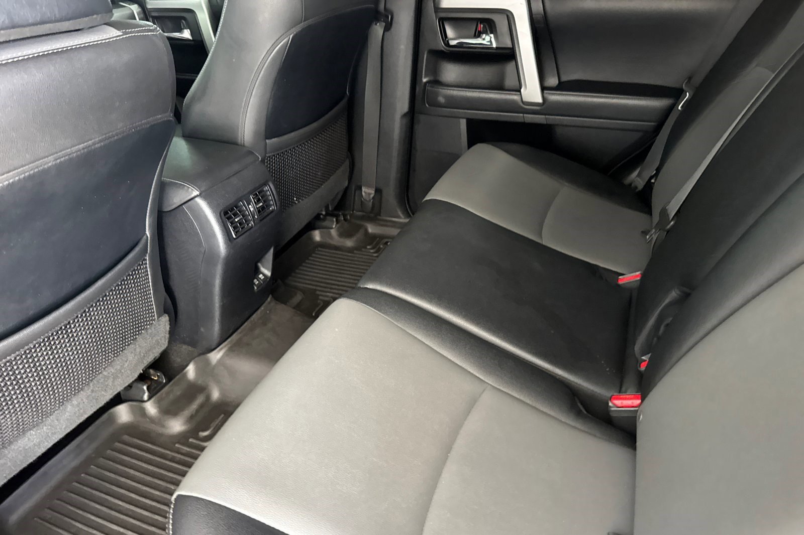 Used 2021 Toyota 4Runner SR5 Premium AWD/4WD image 25