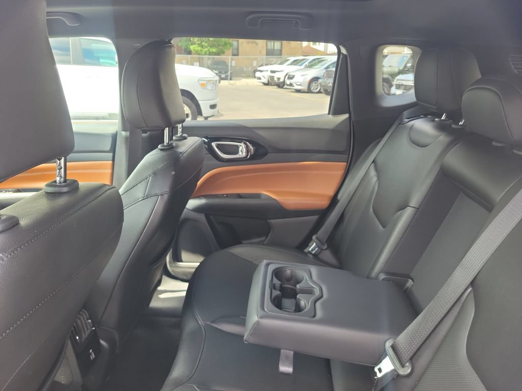 Certified 2024 Jeep Compass Limited w/ Elite Group AWD/4WD image 9
