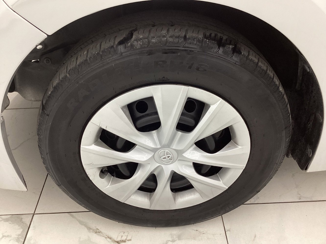 Used 2018 Toyota Corolla L FWD image 46