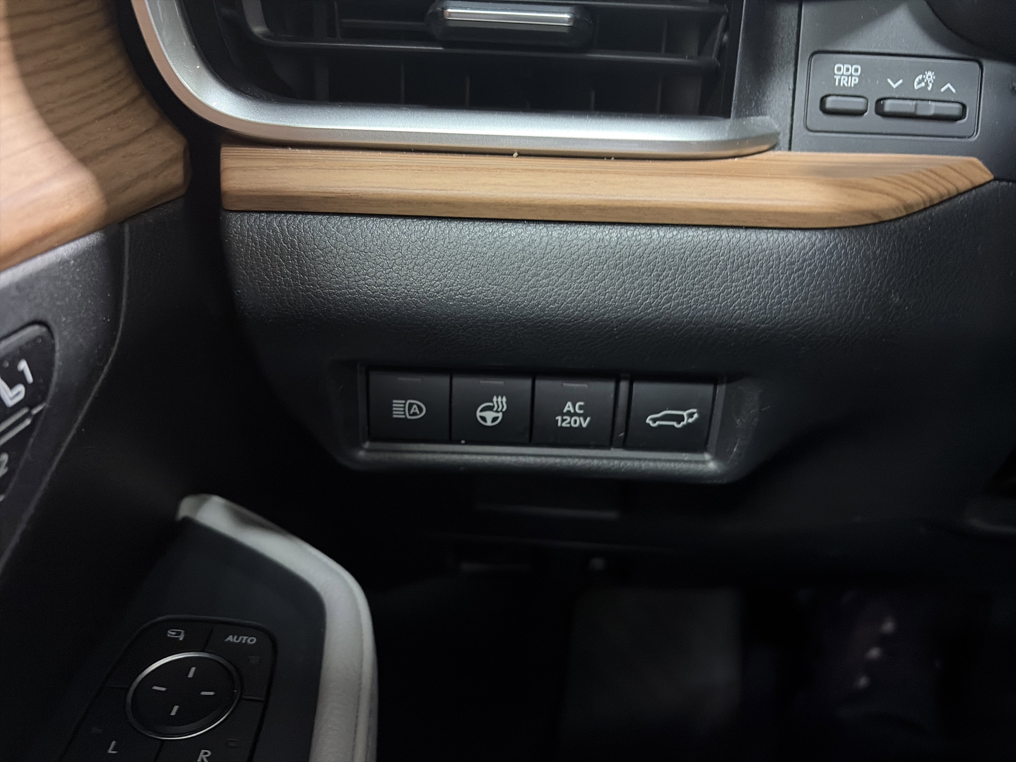 Used 2024 Toyota Grand Highlander Limited image 19