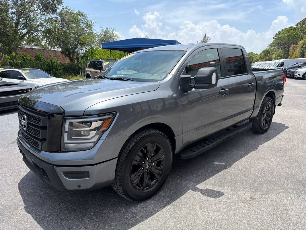 Used 2023 Nissan Titan SV w/ SV Convenience Package RWD image 1