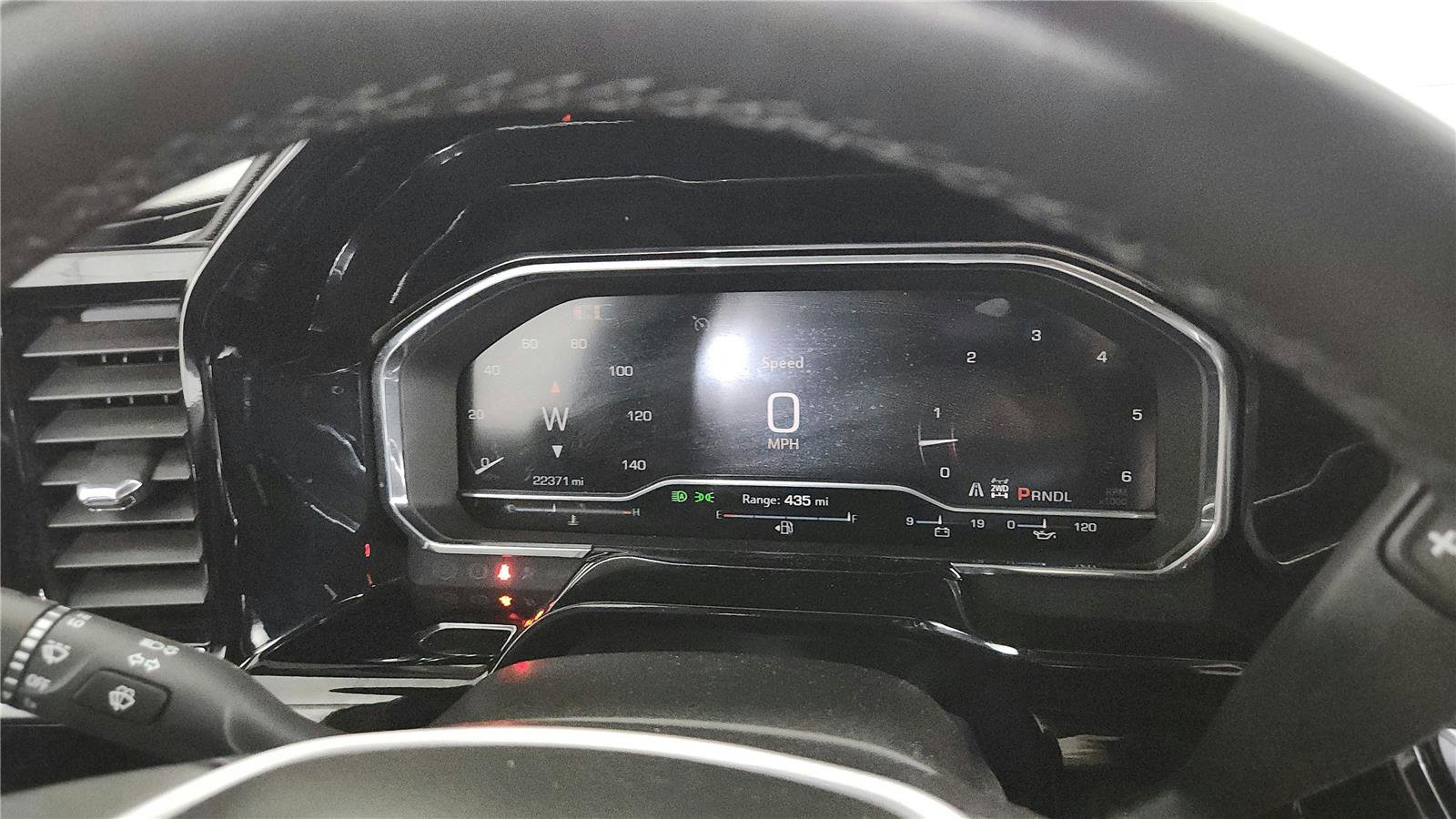 Used 2025 GMC Sierra 1500 SLT AWD/4WD image 27