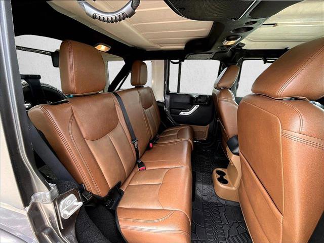 Used 2017 Jeep Wrangler Unlimited Sahara w/ Connectivity Group image 26