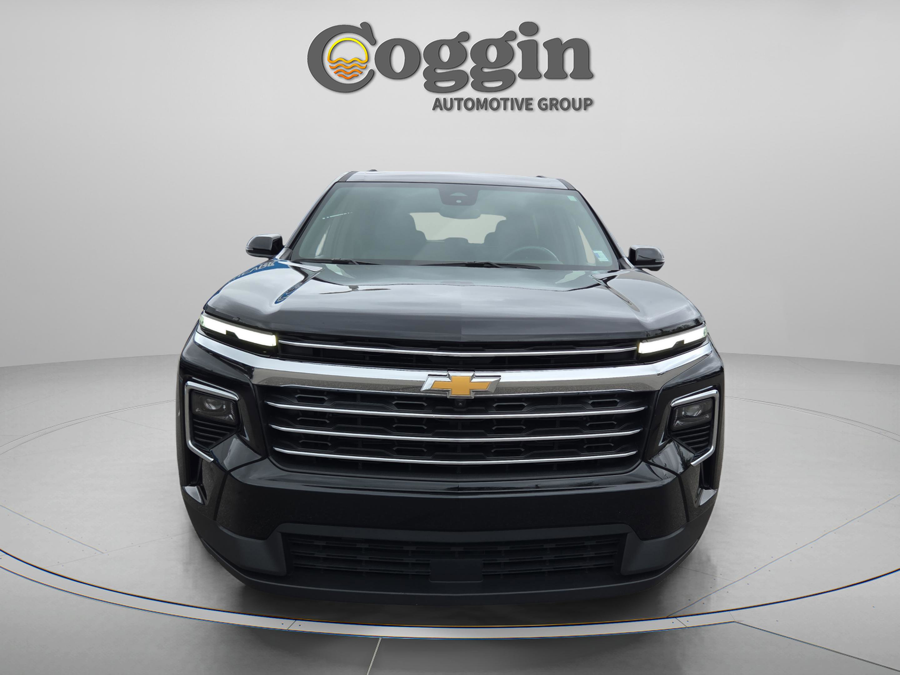 Used 2025 Chevrolet Traverse LT w/ Driver Confidence Package FWD image 8