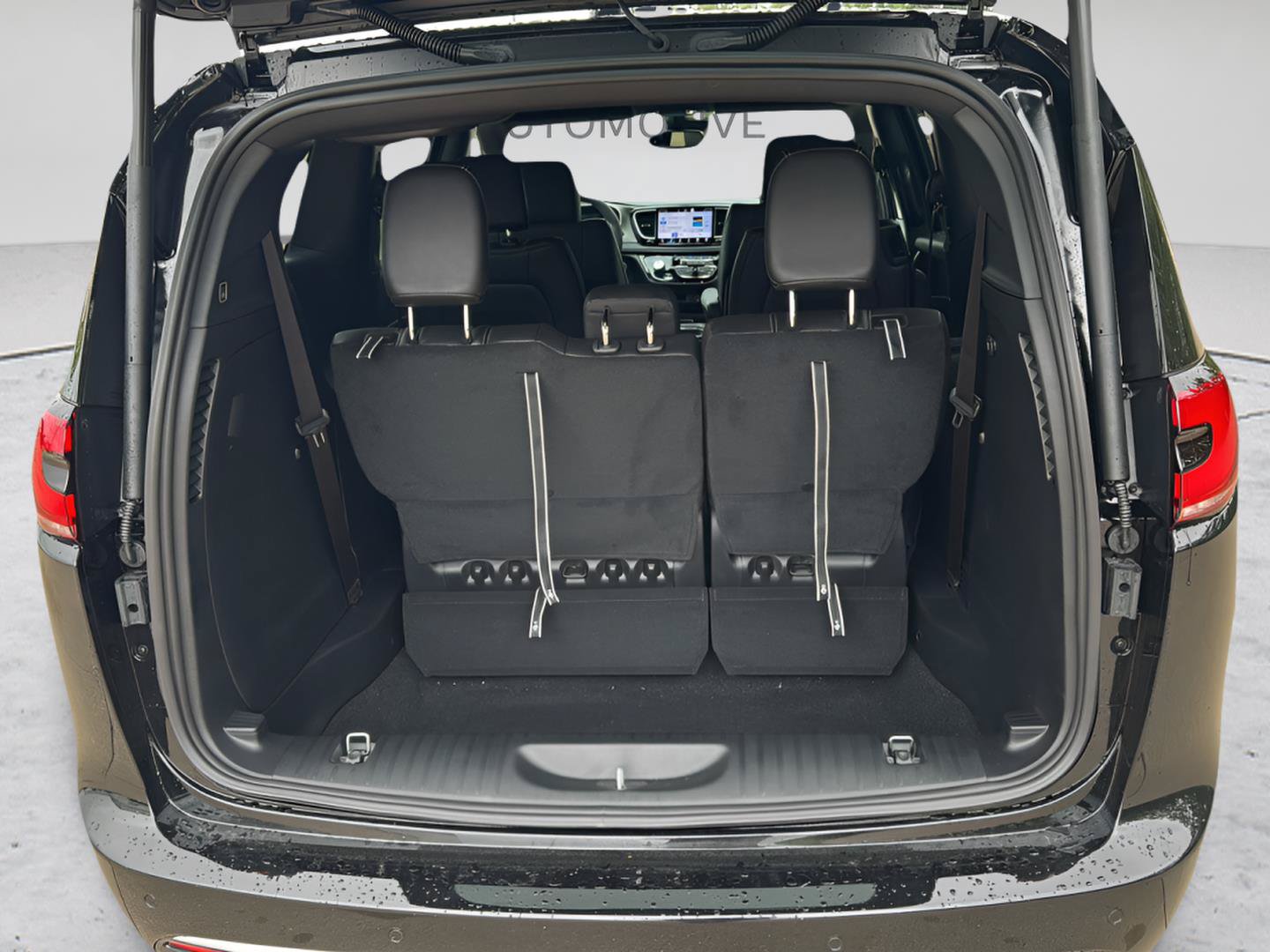 New 2027 Chrysler Pacifica Select FWD image 21