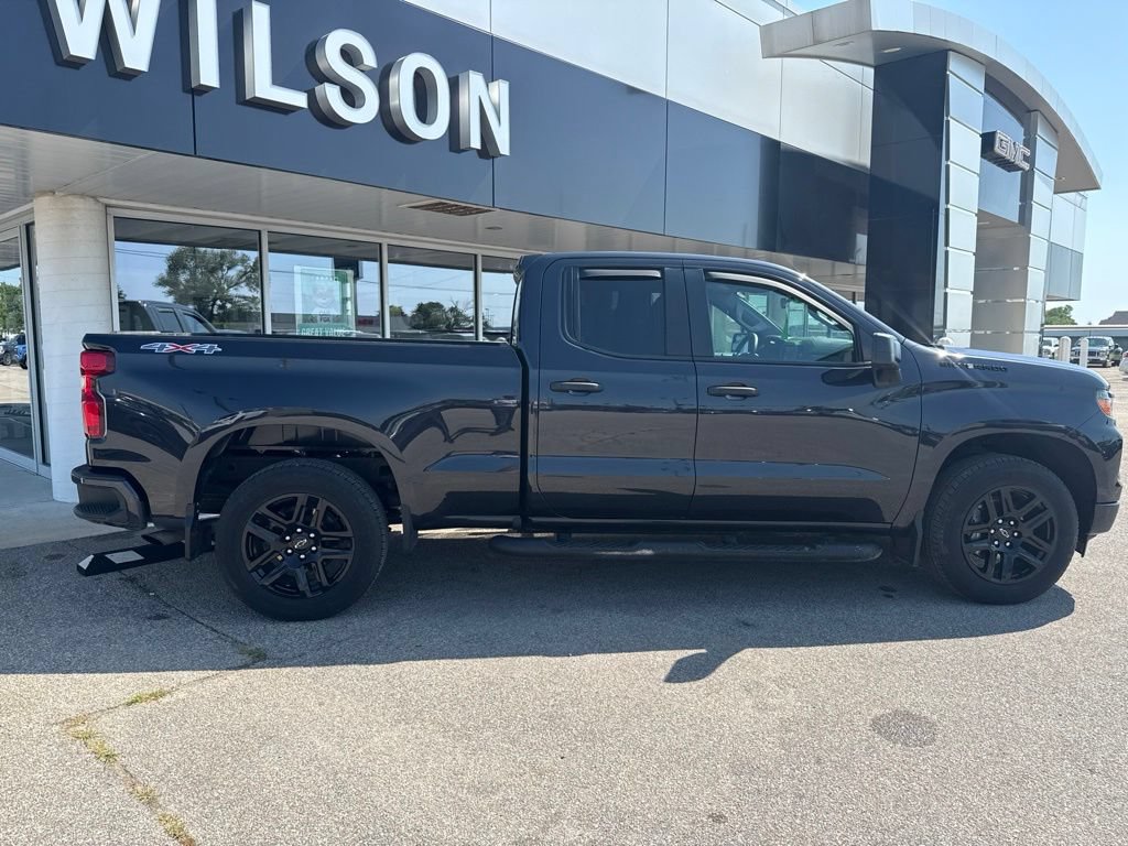 Used 2023 Chevrolet Silverado 1500 Custom w/ LPO, Dark Essentials Package AWD/4WD image 5