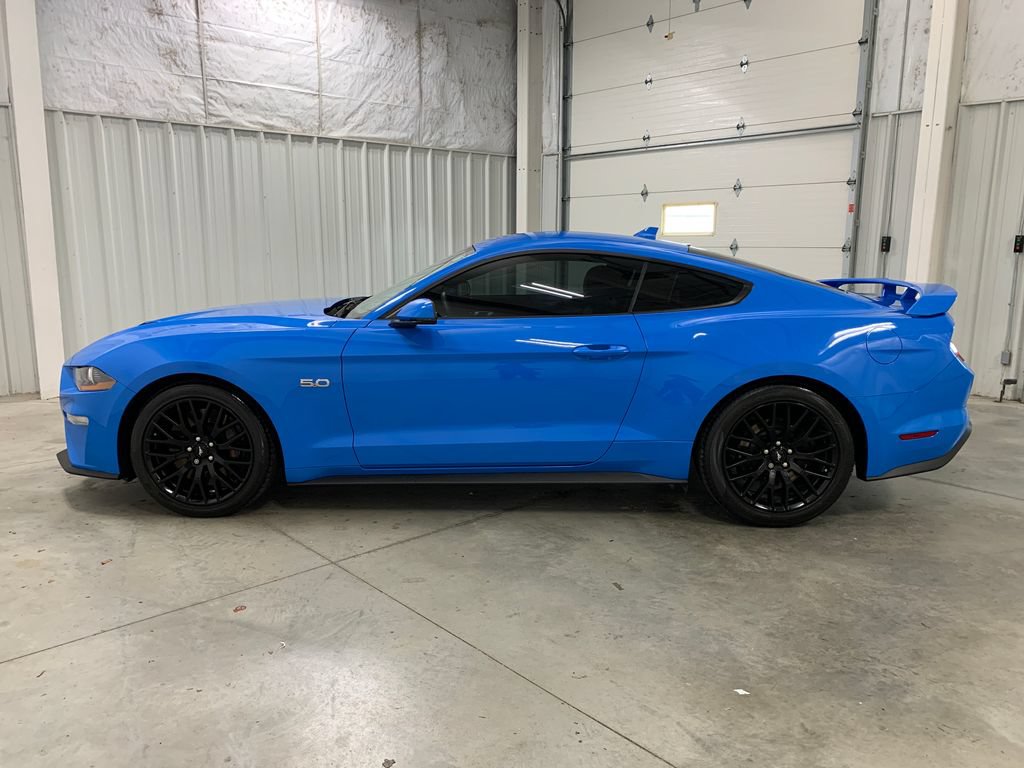 Used 2022 Ford Mustang GT Premium w/ GT Performance Package RWD image 3