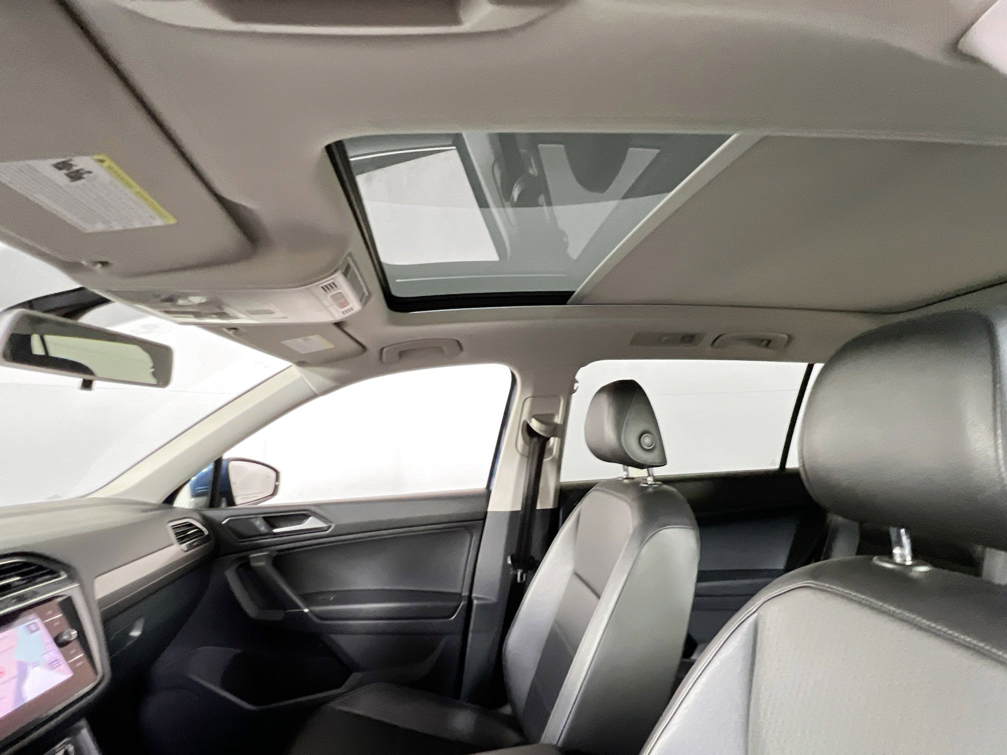 Used 2018 Volkswagen Tiguan SEL image 22