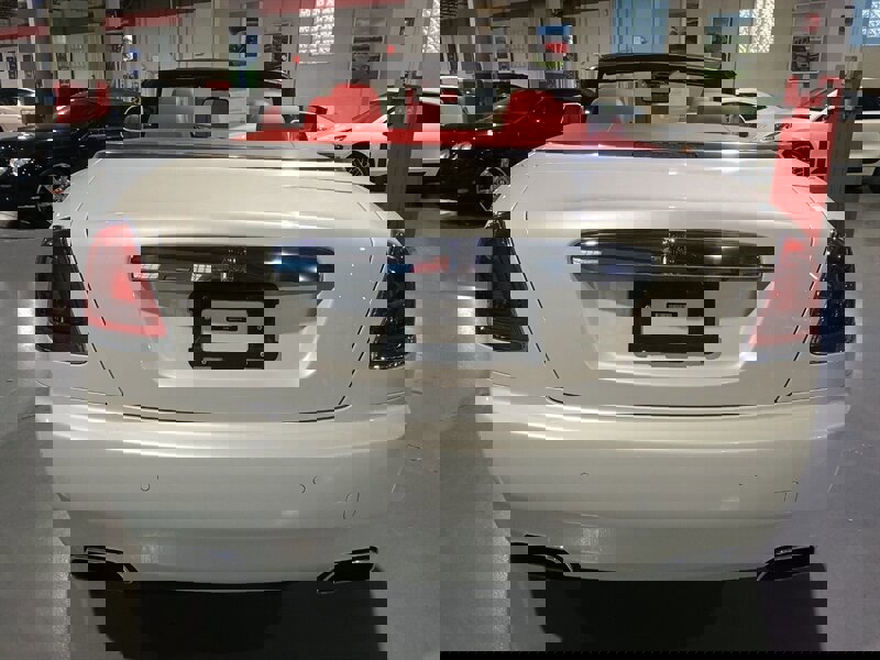 Used 2018 Rolls-Royce Dawn image 26