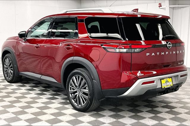 Used 2024 Nissan Pathfinder SL AWD/4WD image 2