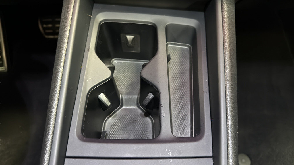 Certified 2025 Volkswagen Tiguan SE R-Line AWD/4WD image 37