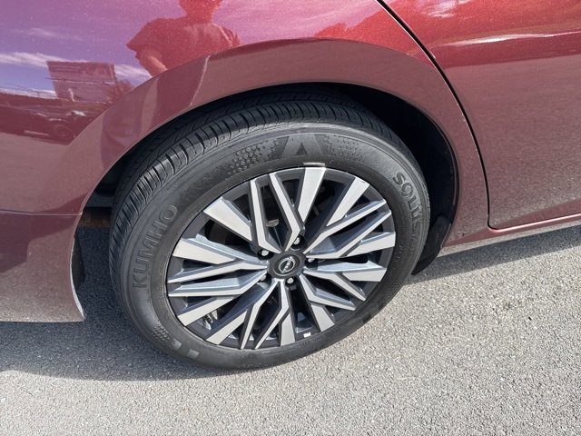 Used 2024 Nissan Altima 2.5 SV image 9