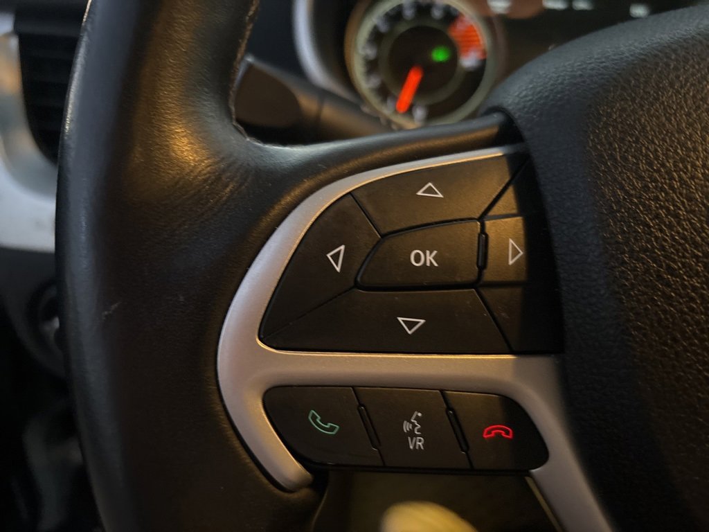 Used 2016 Jeep Cherokee Trailhawk w/ Comfort/Convenience Group image 13