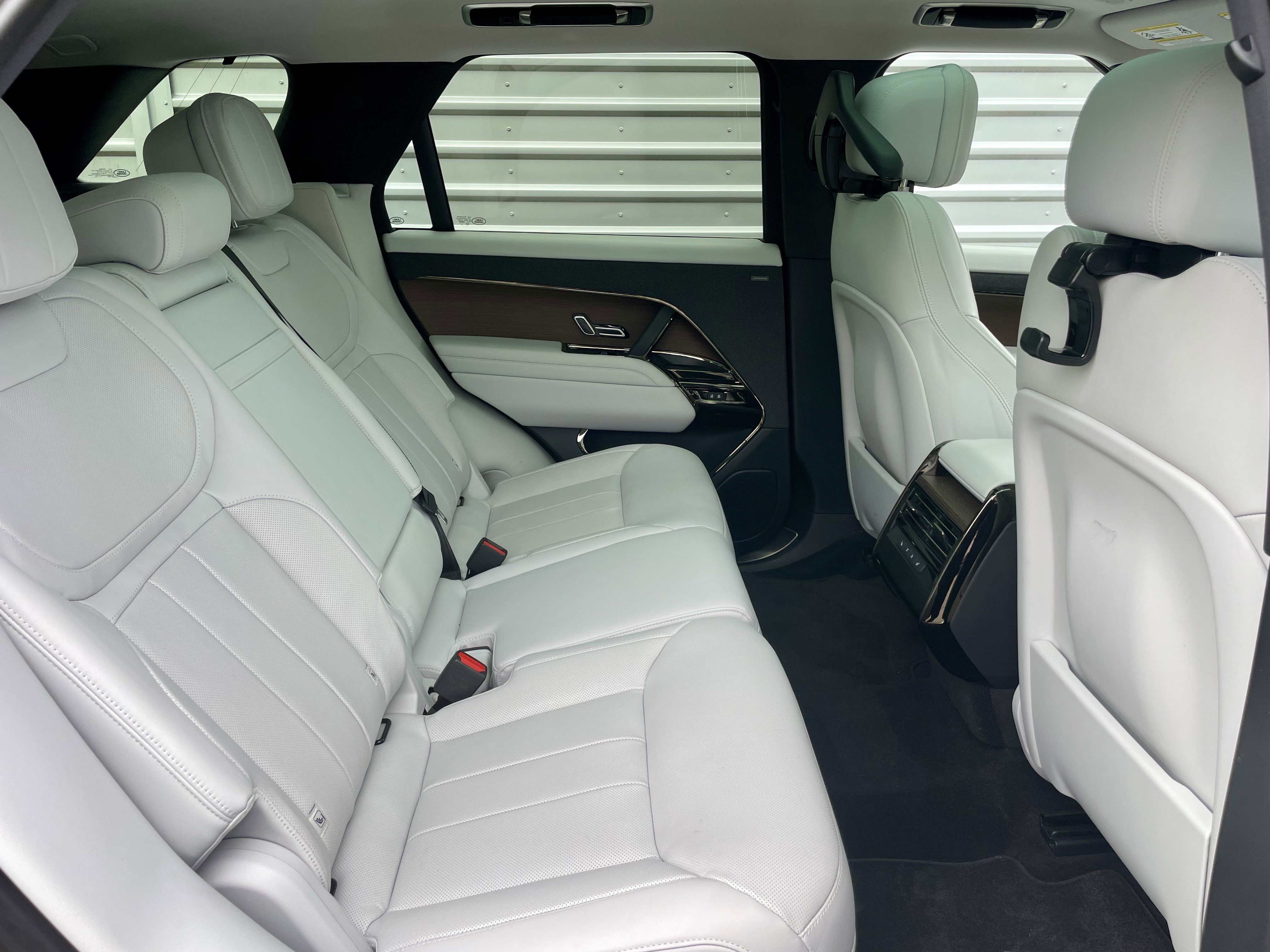 Used 2023 Land Rover Range Rover Sport SE AWD/4WD image 31