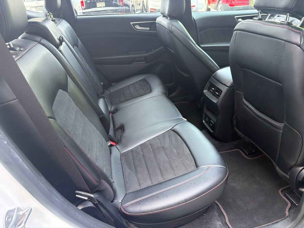 Used 2021 Ford Edge ST-Line FWD image 15