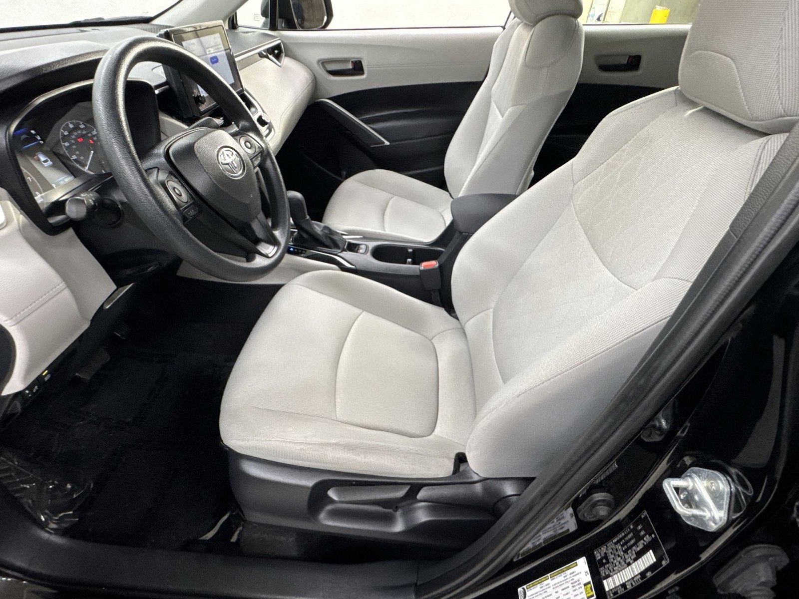 Used 2024 Toyota Corolla Cross L AWD/4WD image 16