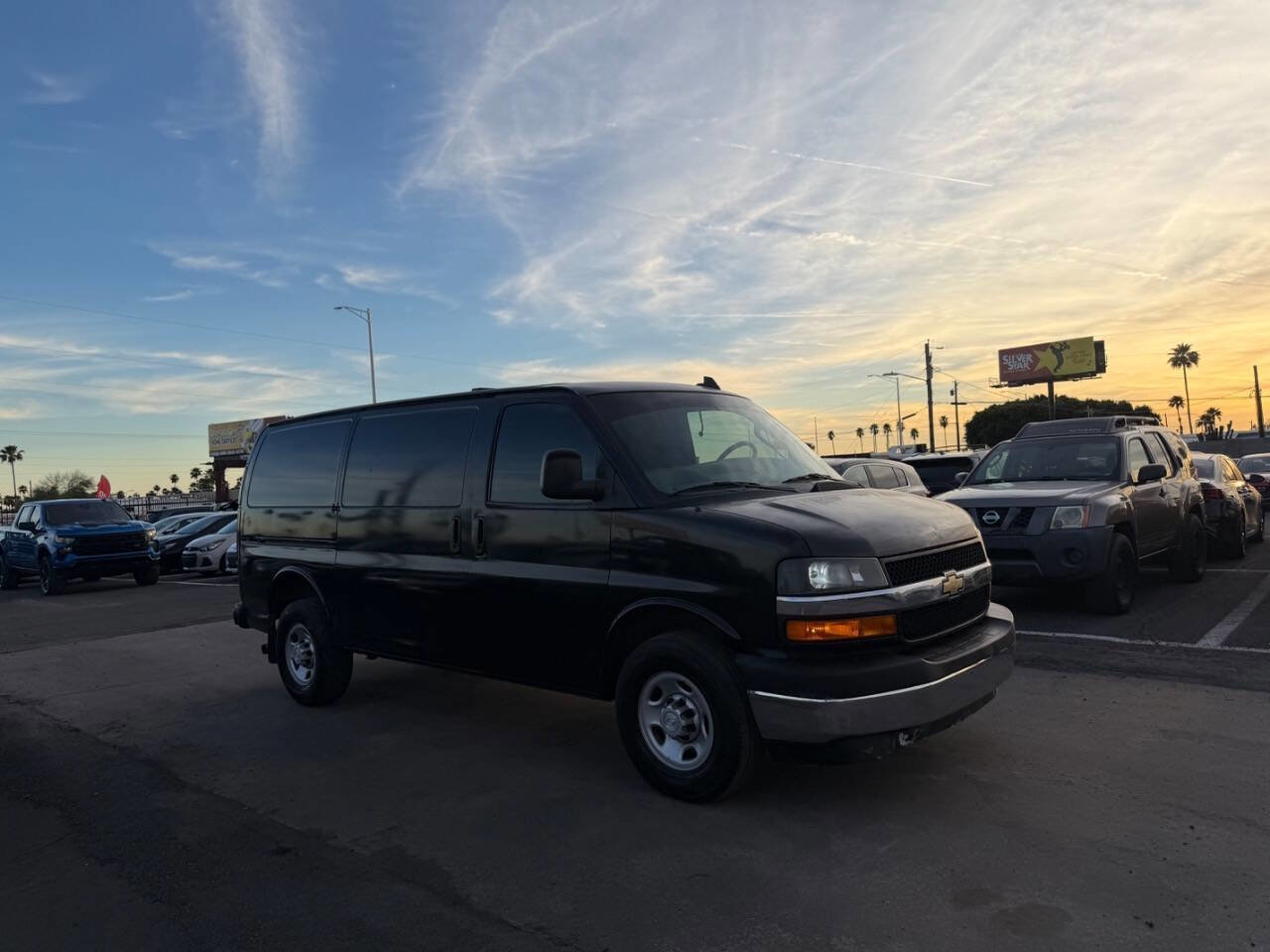 Used 2018 Chevrolet Express 2500 w/ Driver Convenience Package image 11