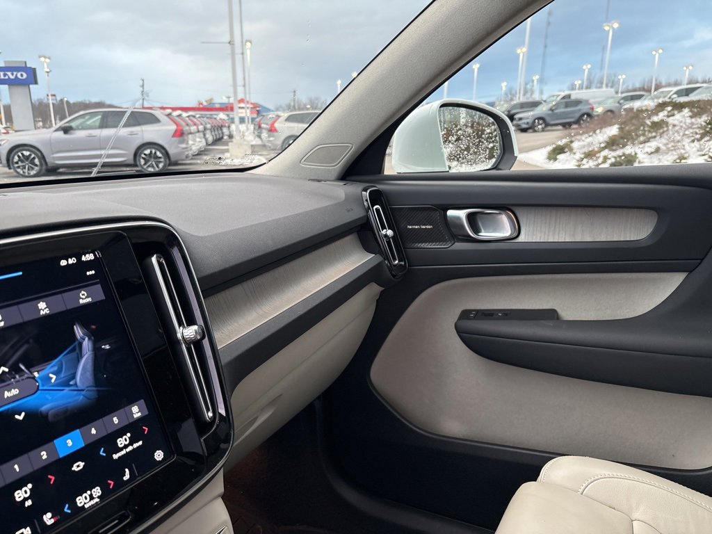 Certified 2023 Volvo XC40 B5 Plus w/ Protection Package Premier image 26