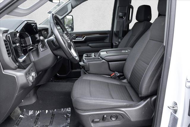 Used 2025 GMC Sierra 2500 SLE w/ SLE Value Package; AWD/4WD image 11