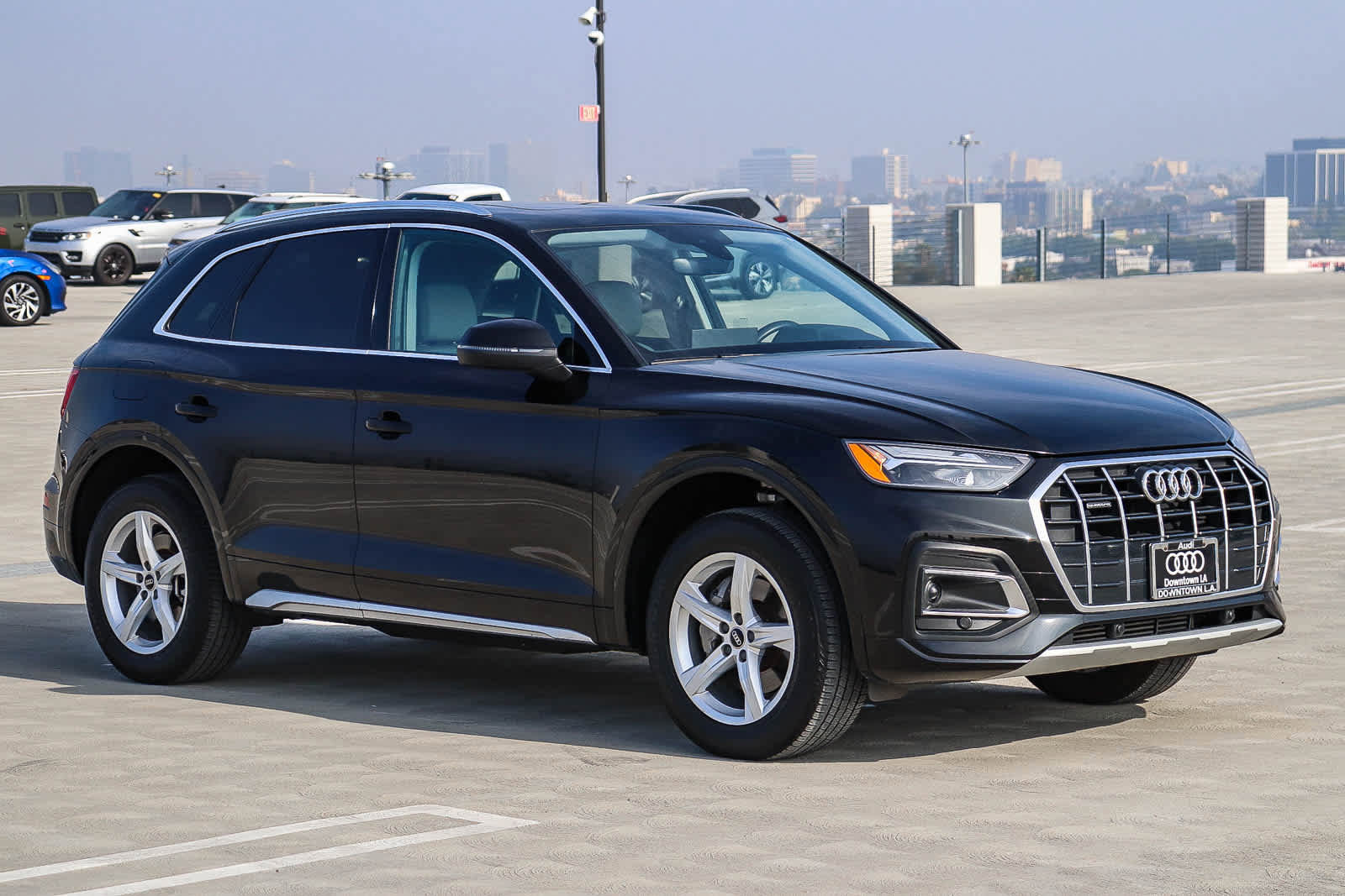 Used 2023 Audi Q5 2.0T Premium w/ Convenience Package image 3