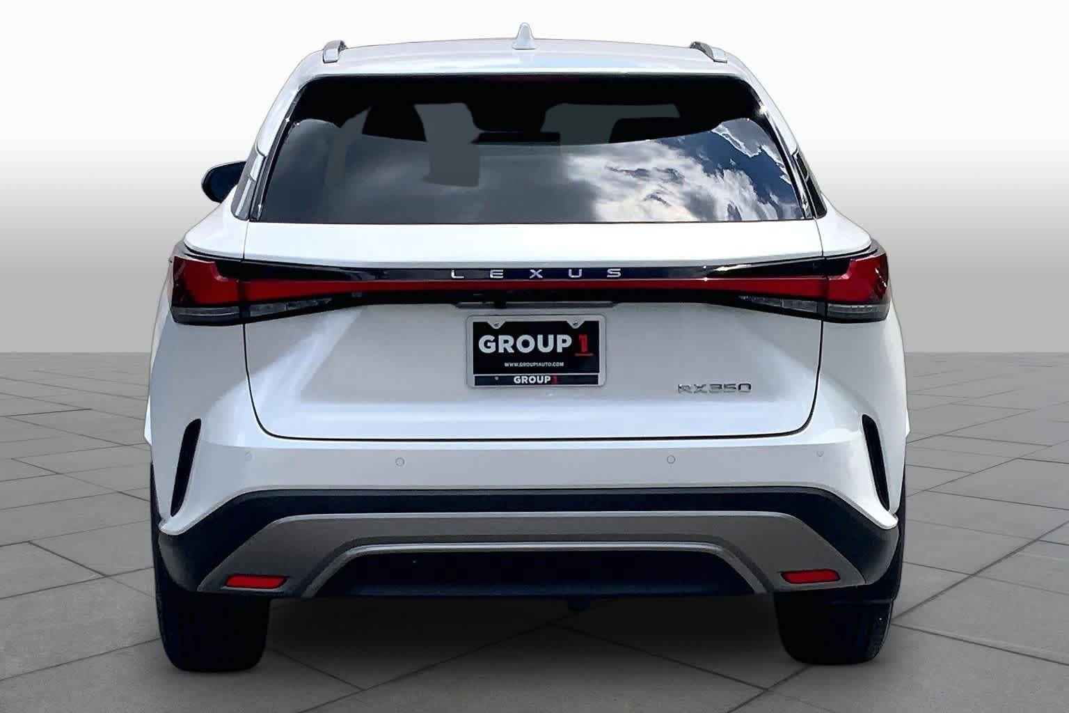 Used 2024 Lexus RX 350 Premium w/ Accessory Package (Z1) FWD image 5