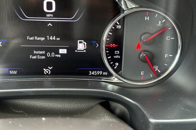 Used 2023 GMC Acadia AT4 w/ Technology Package image 27