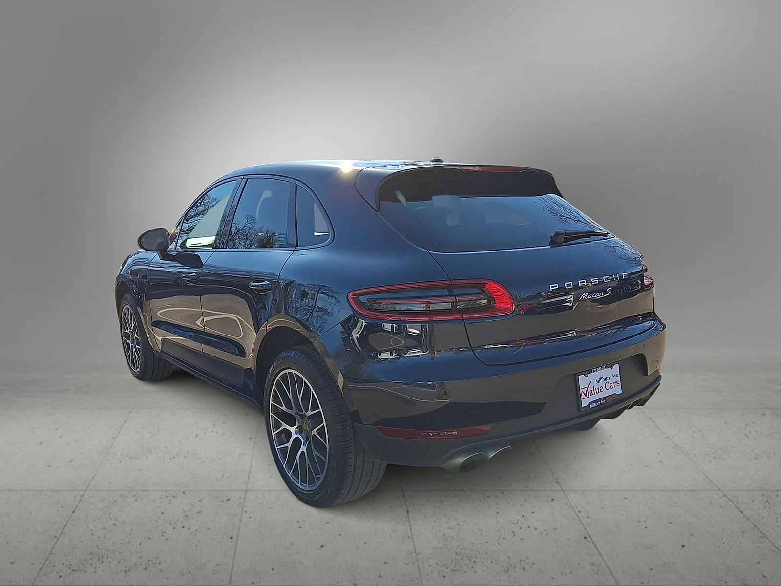 Used 2018 Porsche Macan S image 9