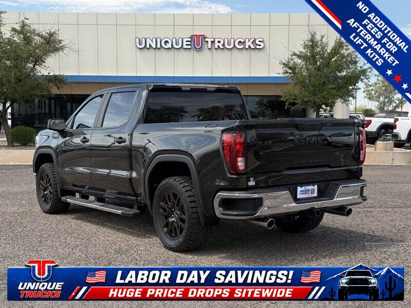 Used 2021 GMC Sierra 1500 4x4 Crew Cab w/ Sierra Value Package image 9