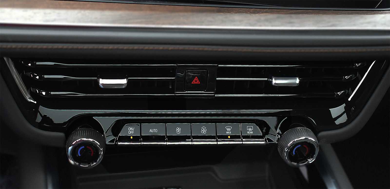 New 2026 Chevrolet Suburban Premier image 21