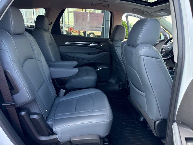 Used 2020 Buick Enclave Essence w/ Sport Touring Edition FWD image 32