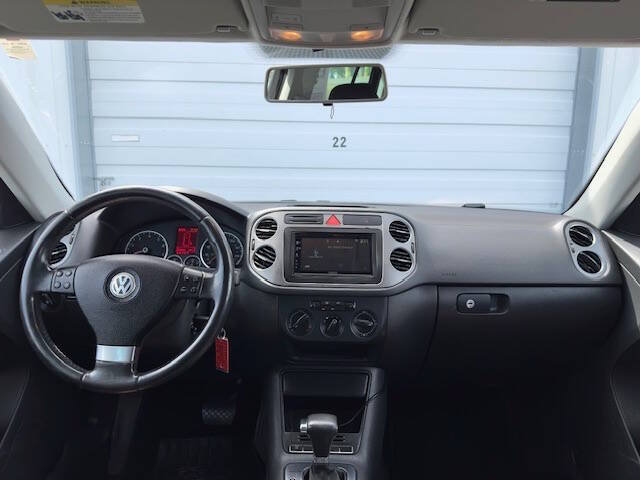 Used 2009 Volkswagen Tiguan SE AWD/4WD image 12