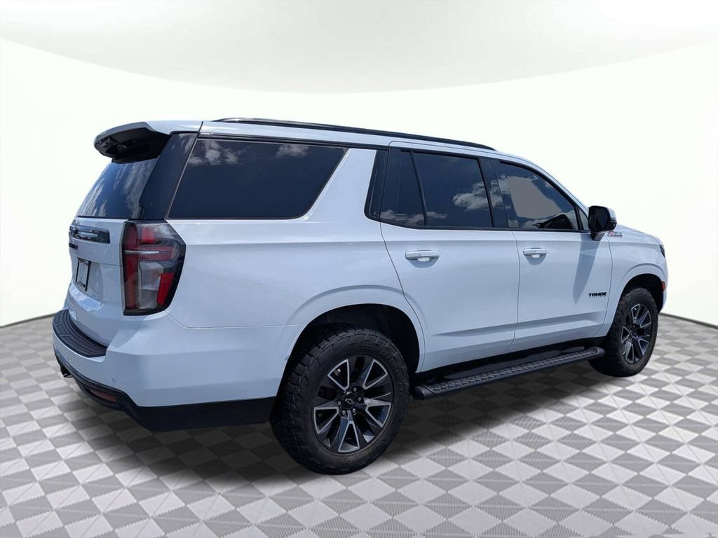 Used 2023 Chevrolet Tahoe Z71 w/ Luxury Package AWD/4WD image 3