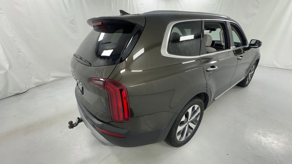 Used 2022 Kia Telluride S FWD image 3