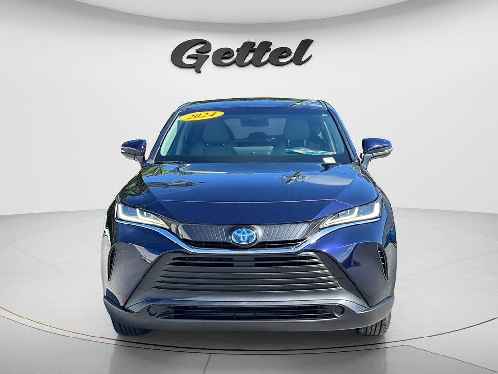 Used 2024 Toyota Venza LE AWD/4WD image 2