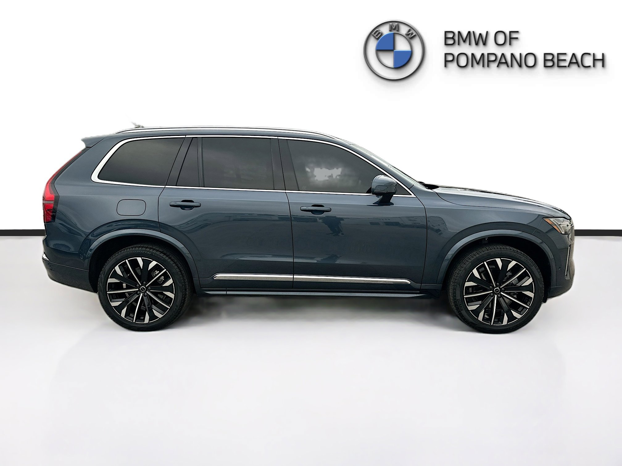 Used 2025 Volvo XC90 B5 Plus w/ Protection Package Premier image 8