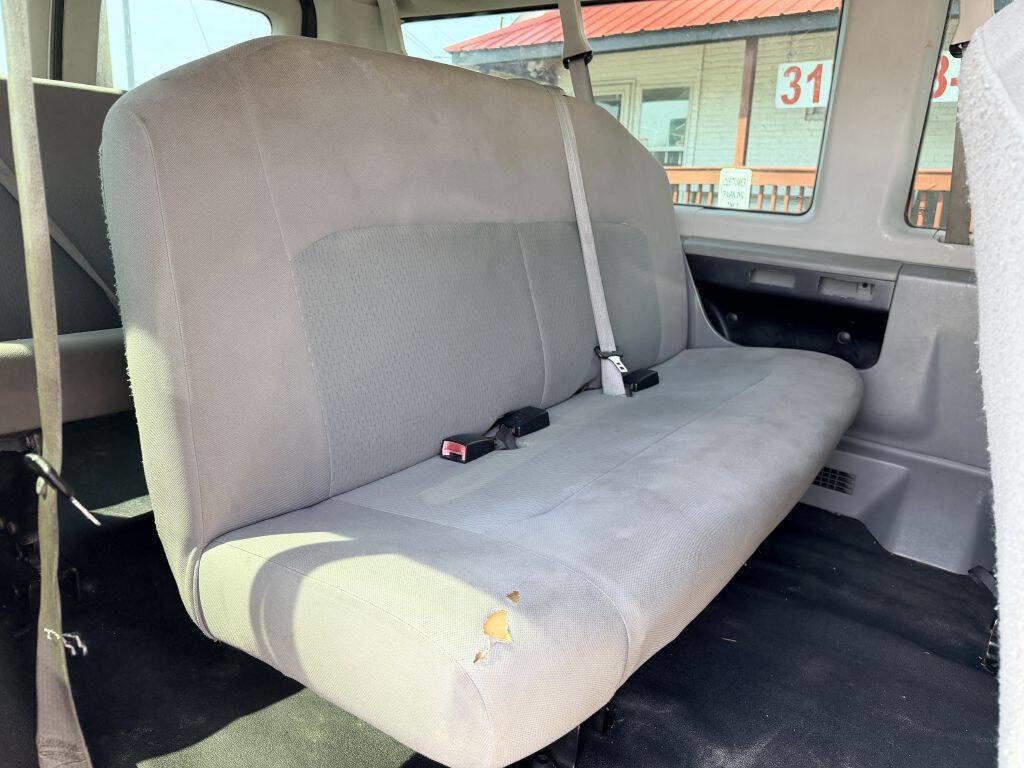 Used 2011 Ford E-350 and Econoline 350 XLT RWD image 8