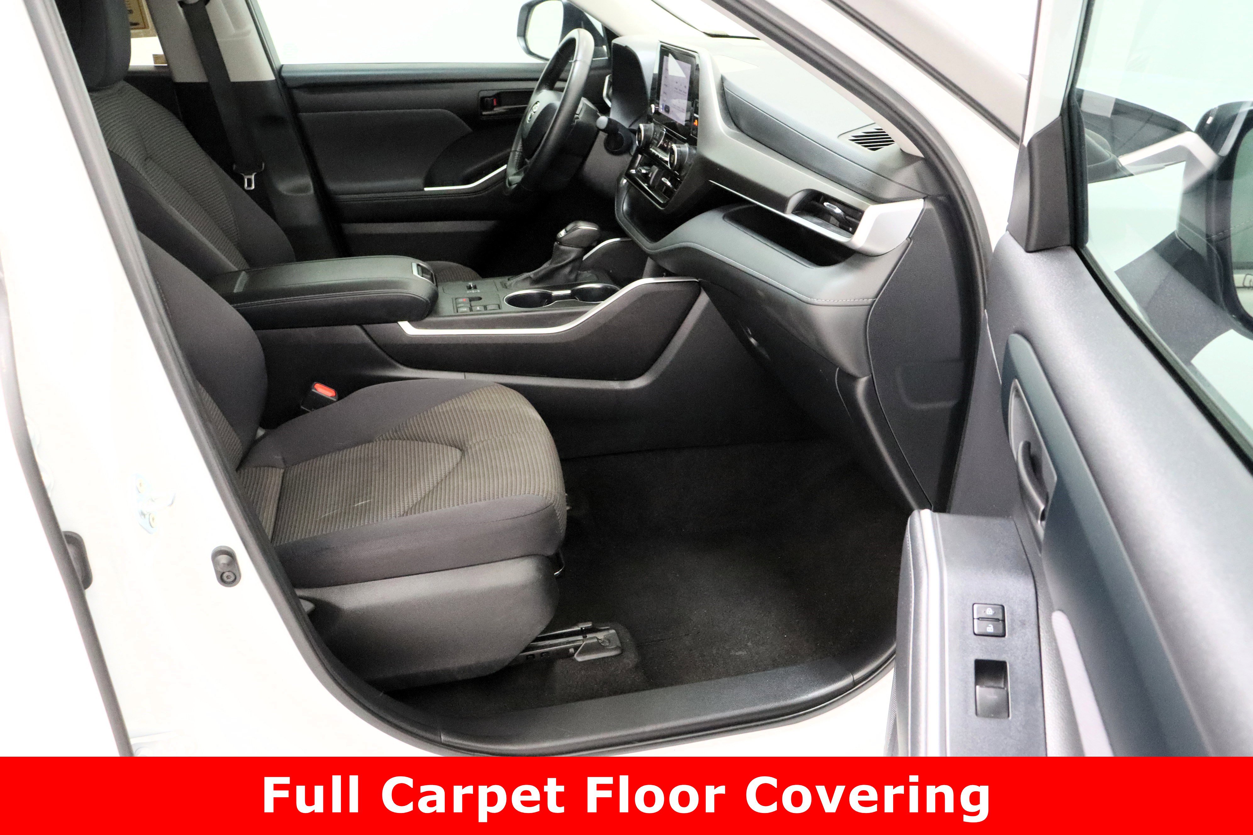 Used 2024 Toyota Highlander LE image 39