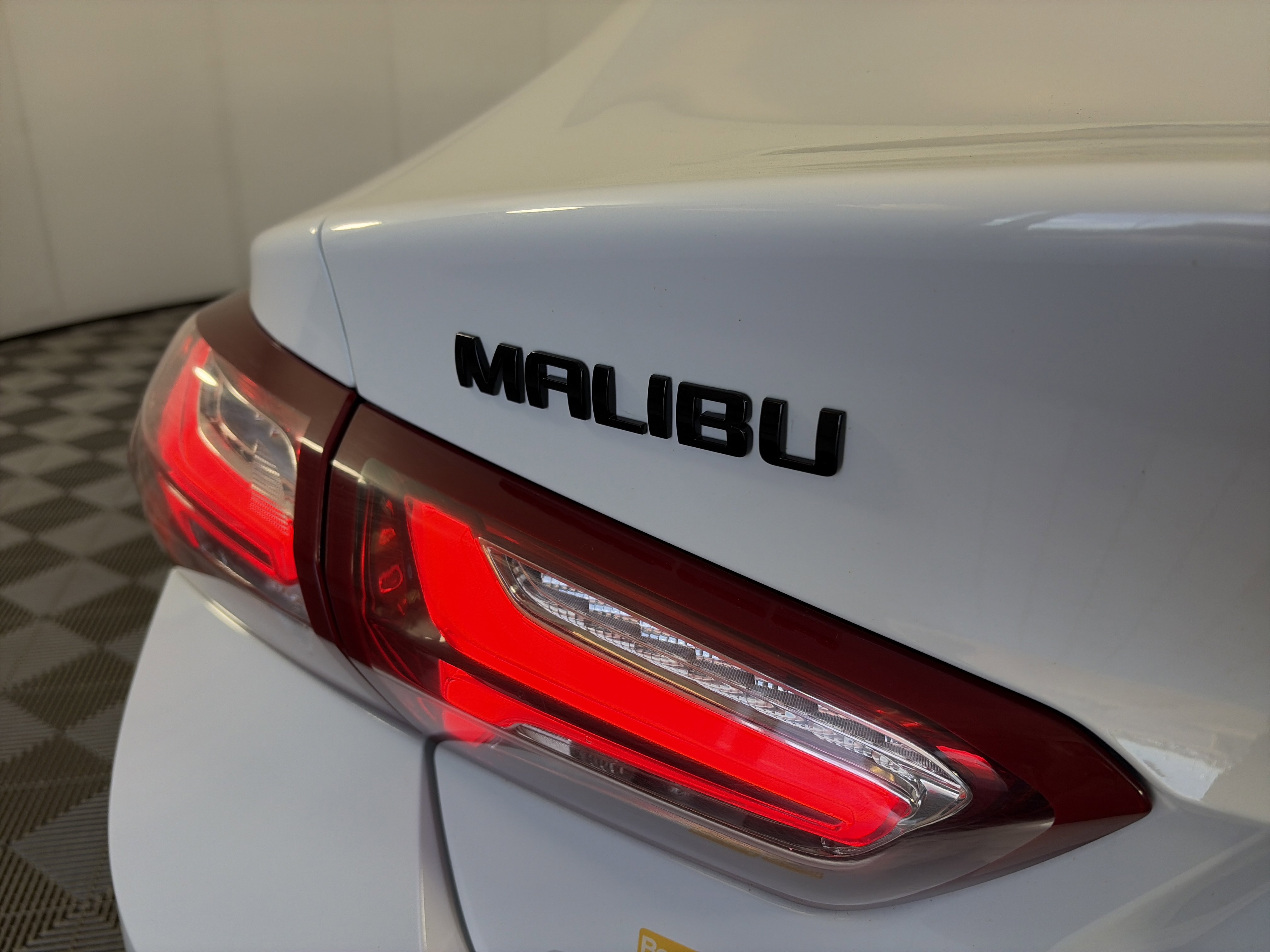 Used 2024 Chevrolet Malibu LT w/ Sport Edition FWD image 15