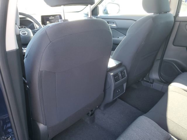 New 2026 Nissan Rogue SV w/ Cold Weather Package AWD/4WD image 18