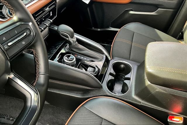 Used 2025 GMC Canyon AT4 image 19
