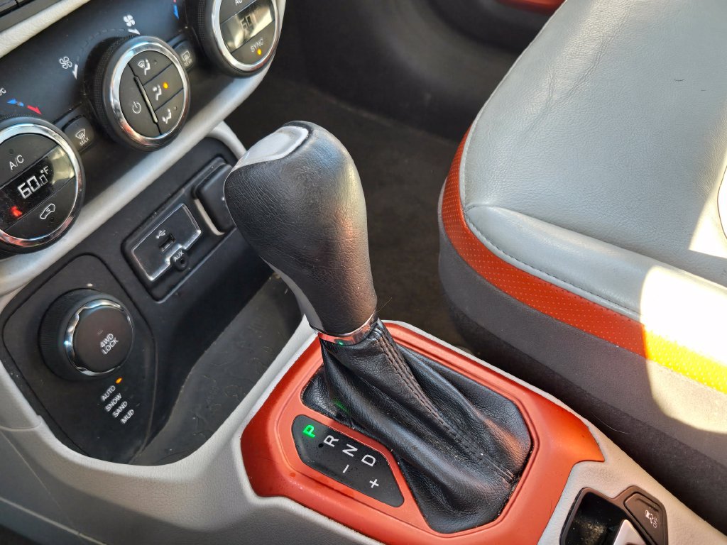 Used 2015 Jeep Renegade Limited AWD/4WD image 19
