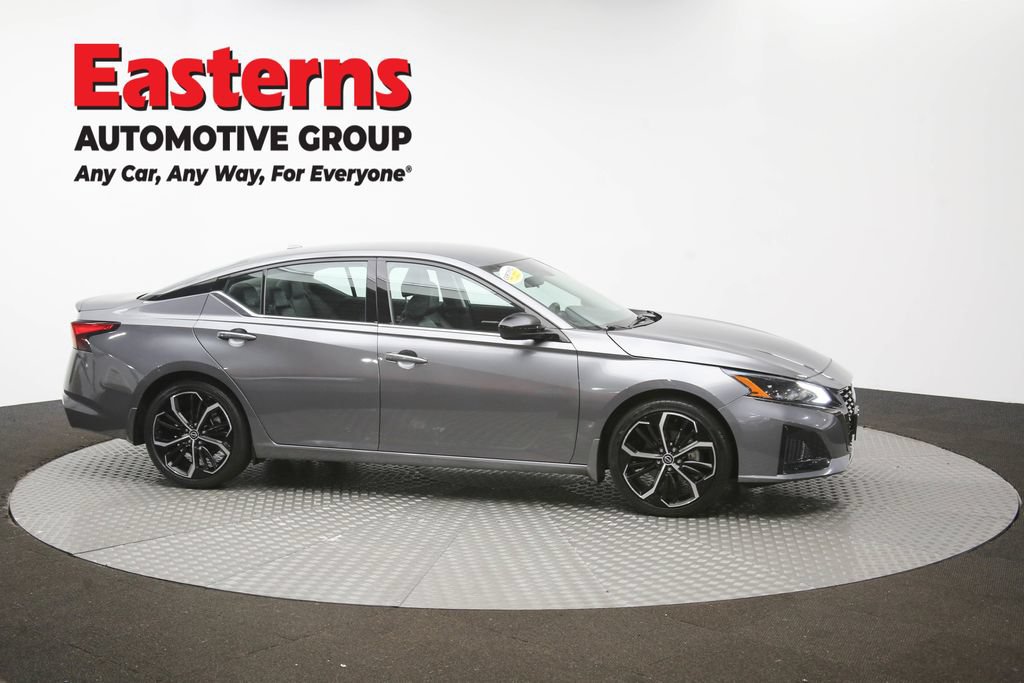 Used 2023 Nissan Altima 2.5 SR FWD image 45
