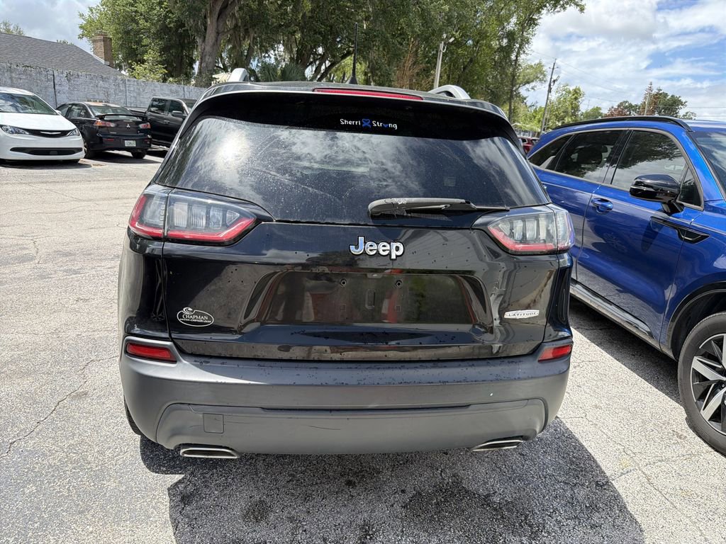 Used 2019 Jeep Cherokee Latitude Plus w/ Comfort/Convenience Group FWD image 6
