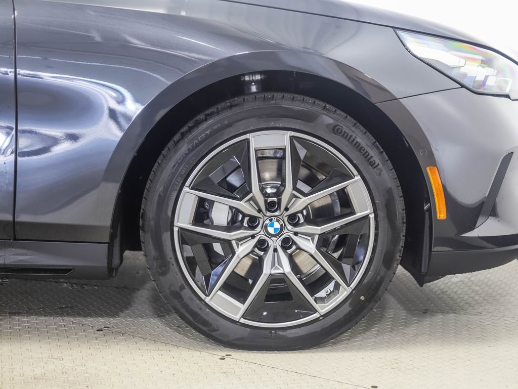 Used 2026 BMW 530i xDrive w/ Premium Package image 7