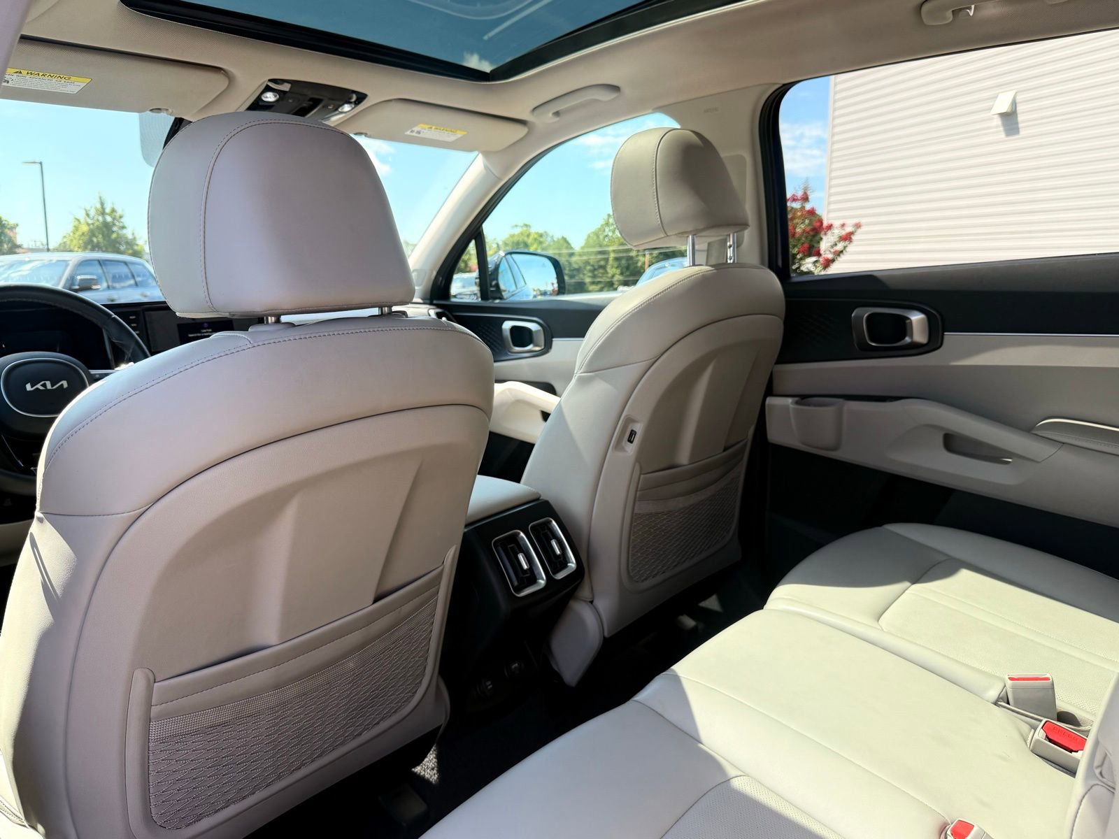 Used 2023 Kia Sorento S w/ Panoramic Sunroof Package image 20