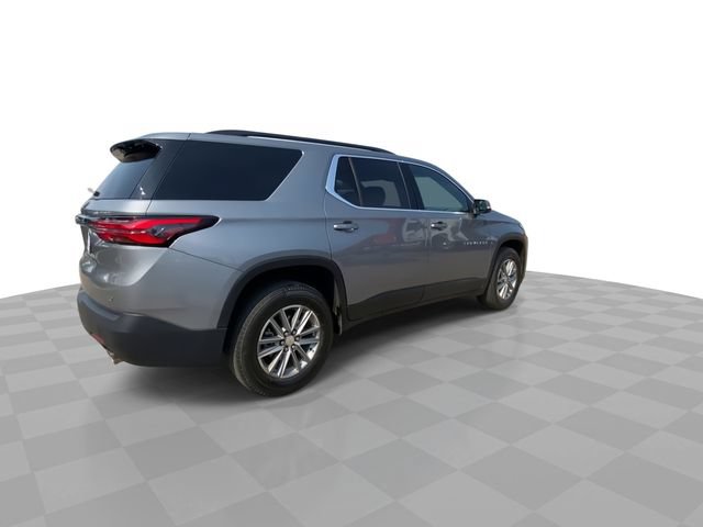 Used 2023 Chevrolet Traverse LT FWD image 2