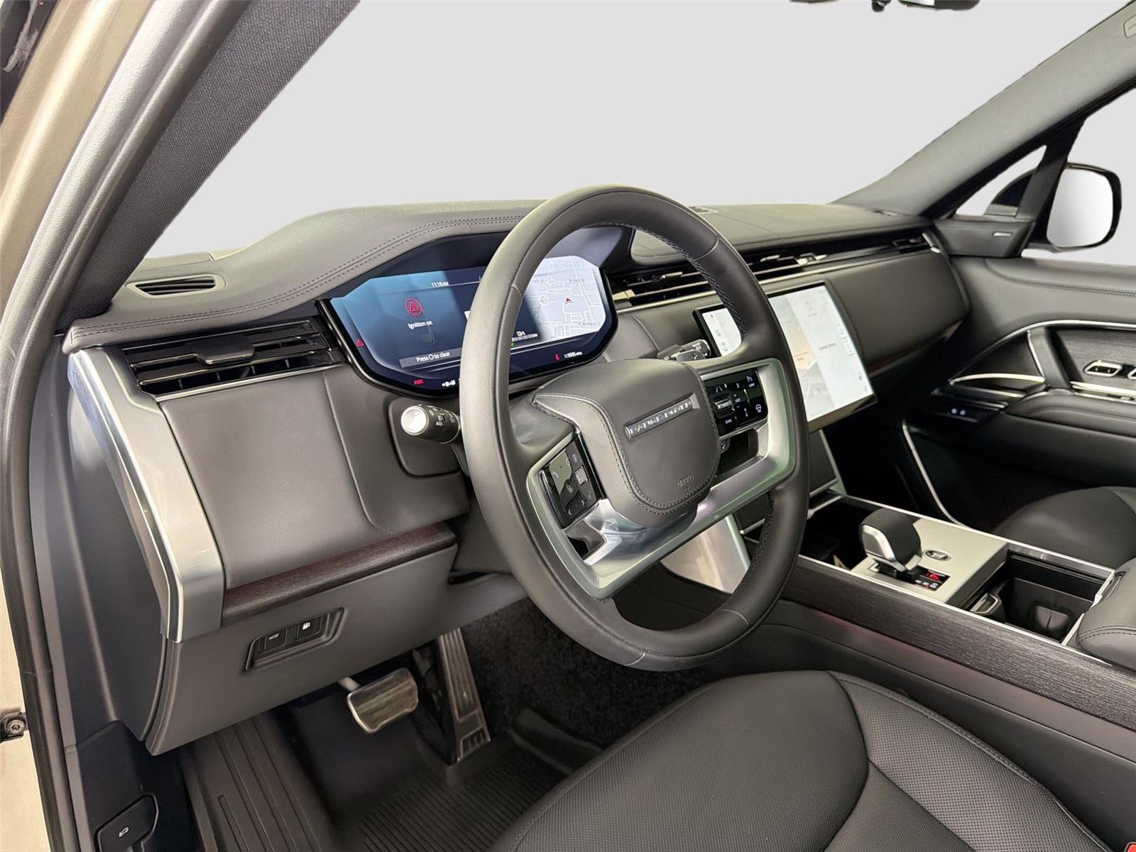 Certified 2025 Land Rover Range Rover SE AWD/4WD image 9