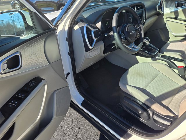 Used 2024 Kia Soul LX w/ Option Group 015 image 4