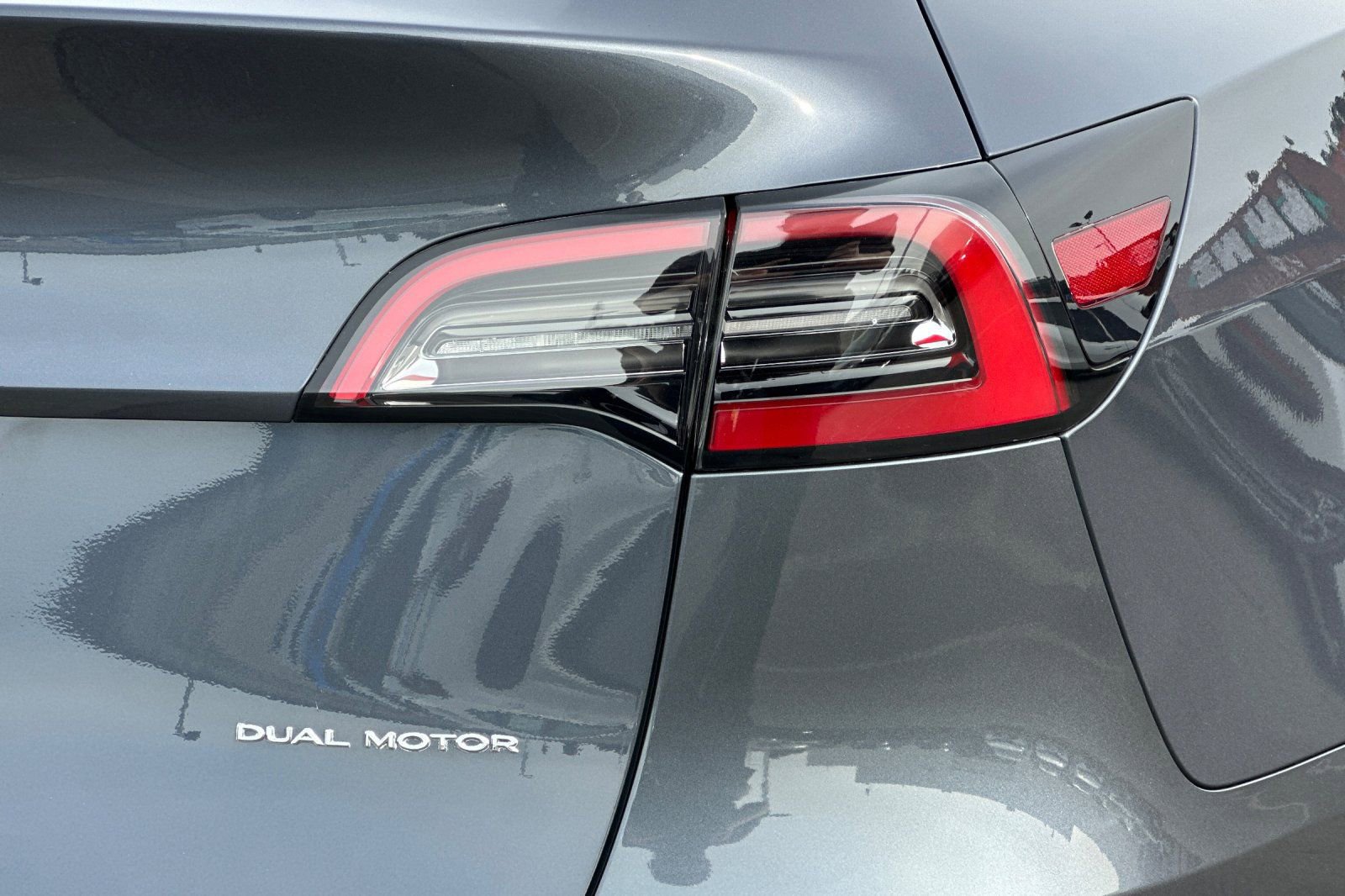 Used 2022 Tesla Model Y Long Range image 33