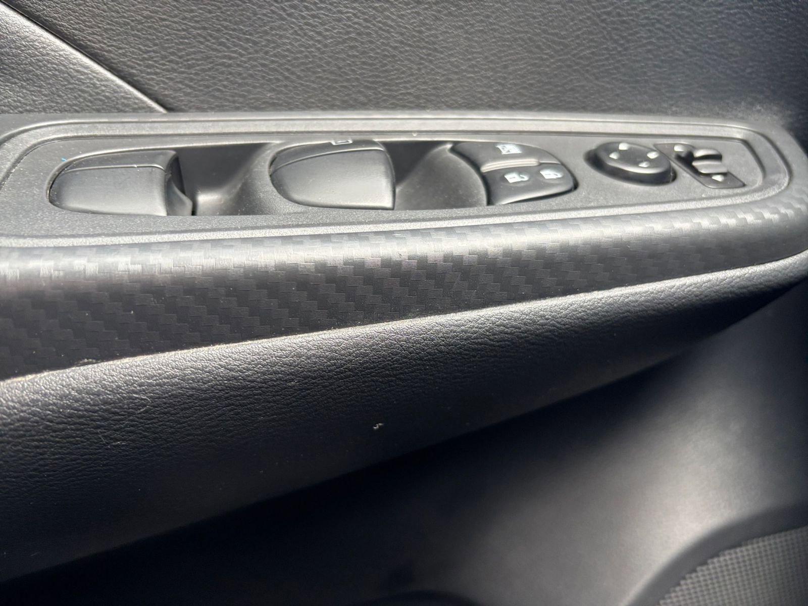 Used 2025 Nissan Versa SV FWD image 18